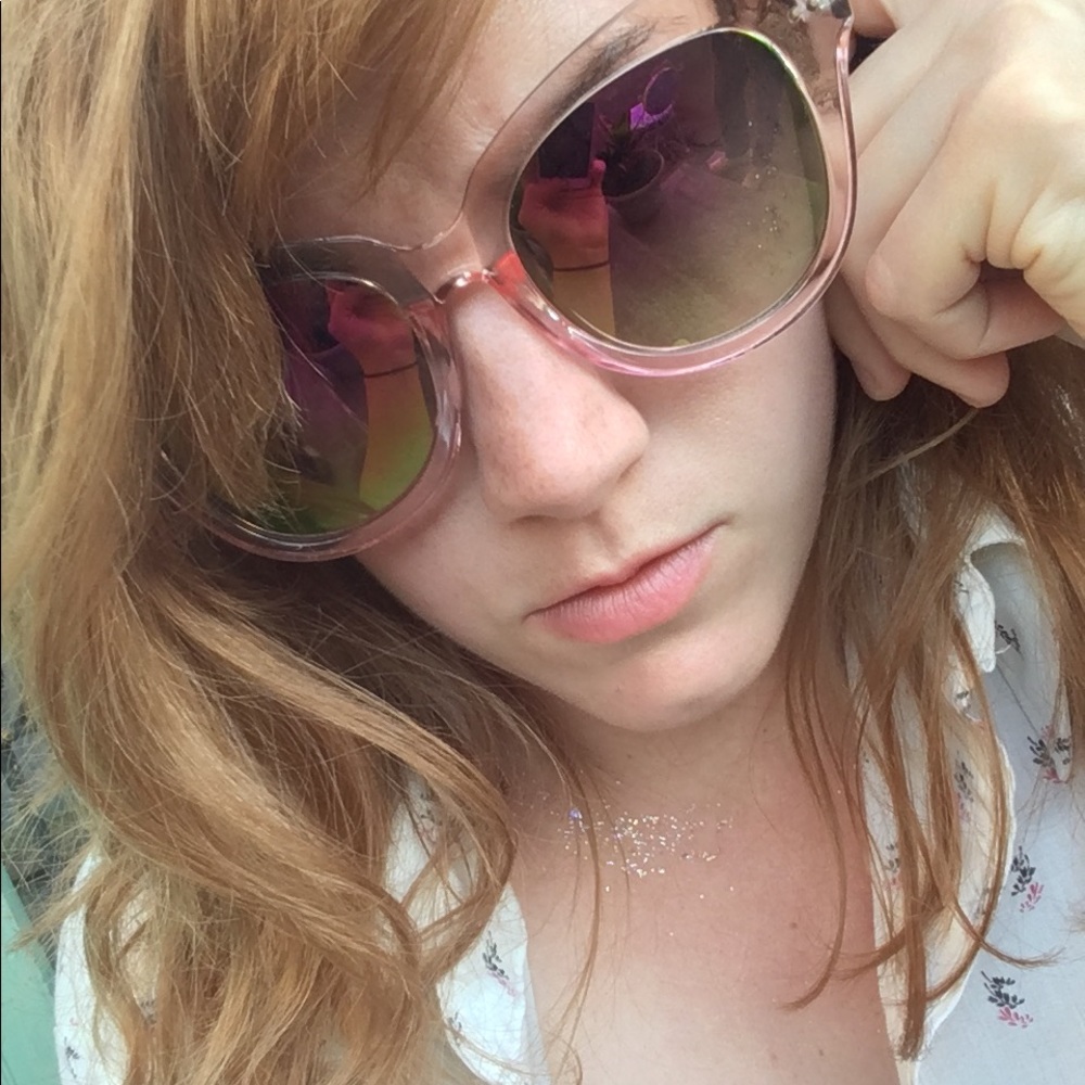Meet your Posher, Cait